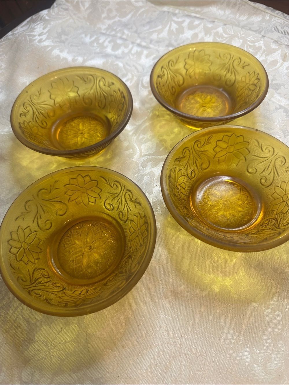 Vintage Tiara Exclusive Amber Glass Dessert Bowls